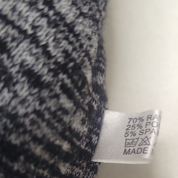 Chic Black and Gray Knit Scarf - Picture 4 of 5